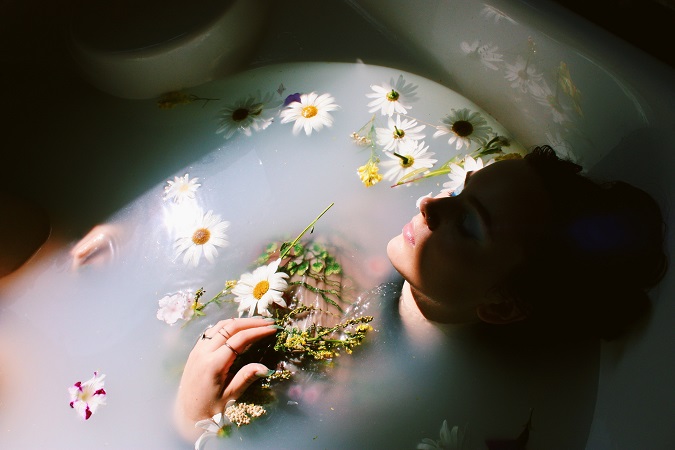 flower bathing